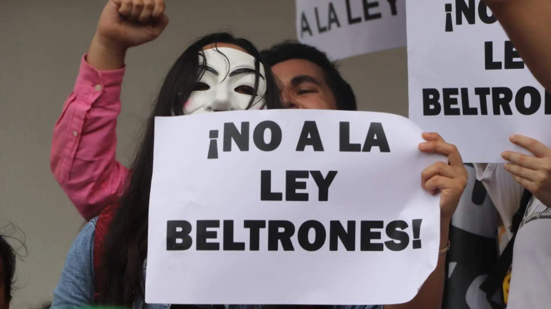 Marcha de Staus y alumnos contra Ley 4 (3)